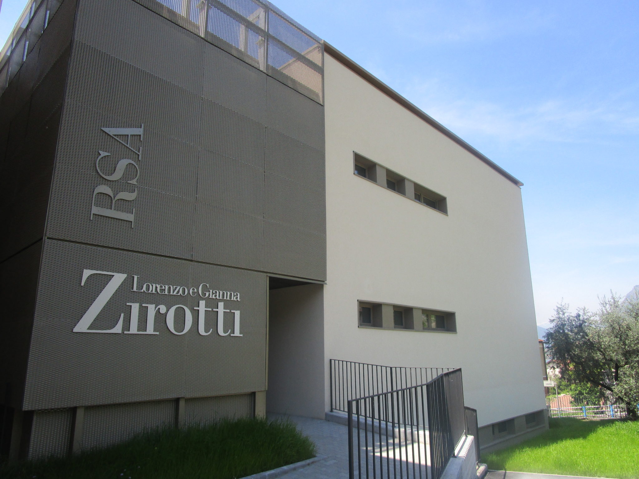 Un'immagine che ritrae sede centrale, sede centrale aziendale e azienda.