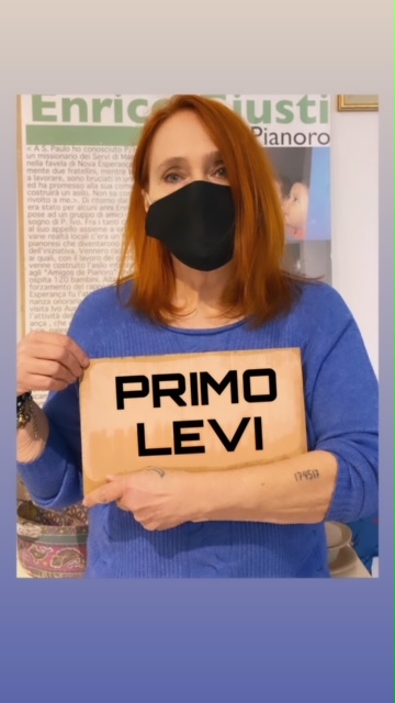 Un'immagine che ritrae etichetta.